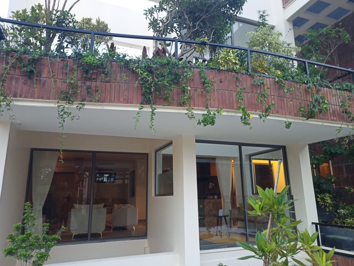 Model home façade detail